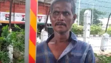 Man dies after being attacked on suspicion of stealing plastic trays.