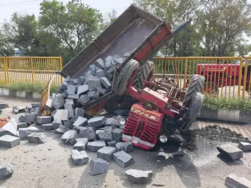 lorry.jpeg