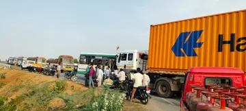 lorry and bus .jpeg