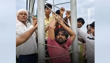 Villagers detained a technician because the 5G network was not working.