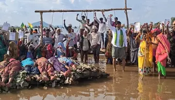 “Give us justice or kill us”: Homeless people’s Jal Satyagraha
