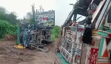 Horrific accident – ​​8 laborers dead.