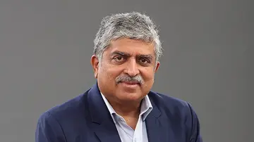 ఆధార్ రూపశిల్పి నందన్ నిలేకని కుటుంబానికి ఈసీ నోటీసులు