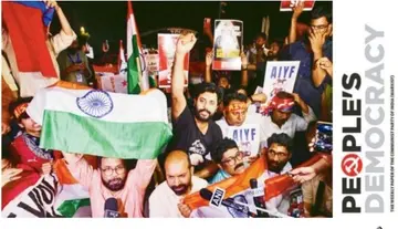 త్రివర్ణ పతాకం... నిరసన హక్కు సంకేతమై...