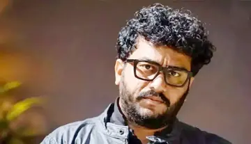 ప్రశ్న రావణ్ ఇంట్లో ఎపి పోలీసుల సోదాలు
