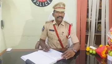 Ravindra Babu assumes charge as Tenali Two-Town CI