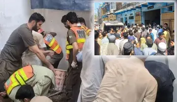 School roof collapses – 28 students and a teacher killed