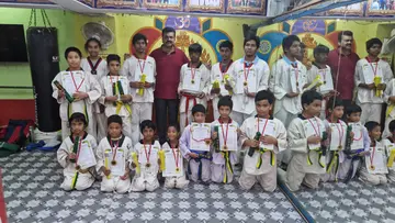 ఈనెల 4న నిర్వహించిన బెల్టు పరీక్షకు శిక్షణ పొందుతున్న 20 మంది హాజరయ్యారు. వారిలో 16 మంది ఉత్తీర్ణులై తదుపరి బెల్ట్కు అర్హత సాధించారు.
