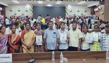 Topper students who received Shining Awards