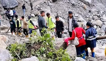 Tunnel blocked by landslide – Seven dead – Workers trapped