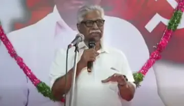 Video - CPM State Secretary V. Srinivasa Rao pays tribute to farmer union leader Comrade Malla Reddy.
