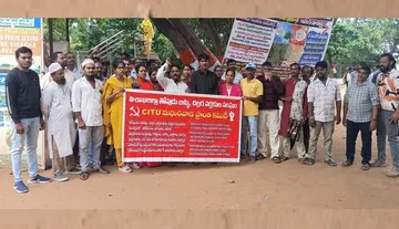 Livelihood protection must be ensured for pushcart workers: CITU