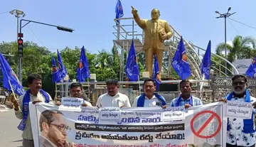 Protest against Hamara Prasad's inappropriate comments on Ambedkar