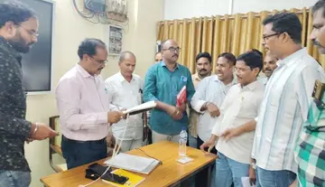 Proposal to reassign municipal teachers at the division level is unfair: Municipal teachers submit representation to DEO.