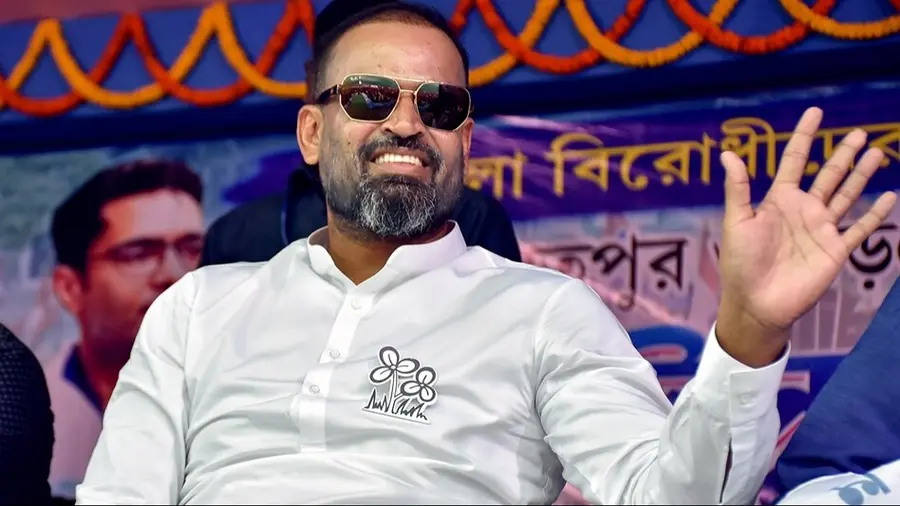 పార్టీ మారిన ఎంపీకి ఆక్రమించిన స్థలం 
- యూసుఫ్ పఠాన్‌కు బిజెపి సర్కారు నజరానా
- వడోదర కార్పొరేషన్ తీర్మానం image 1